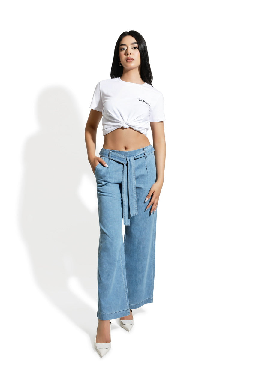 Pantalon large en denim avec ceinture à la taille