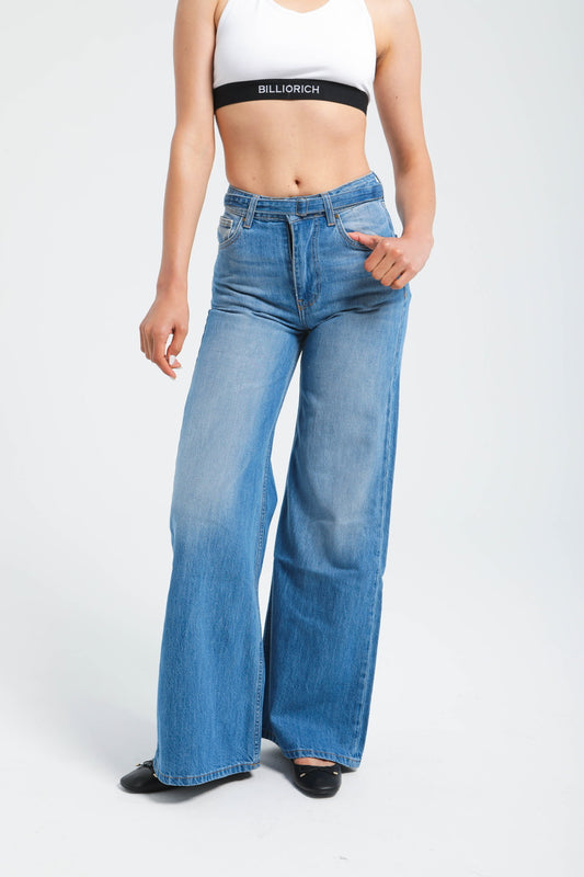Pantalon large en denim avec ceinture à la taille