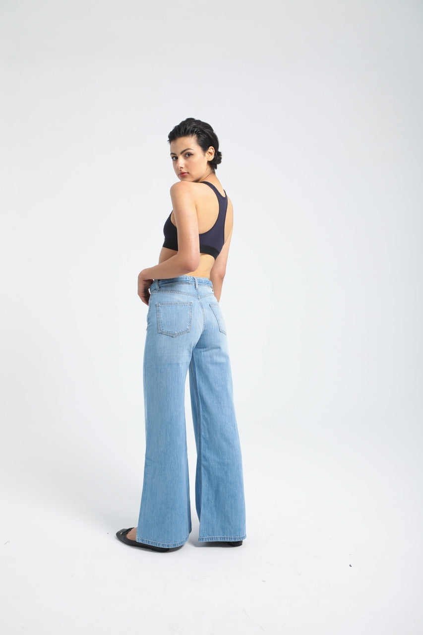 Pantalon large en denim avec ceinture à la taille