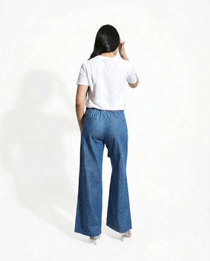 Pantalon large en denim avec ceinture à la taille